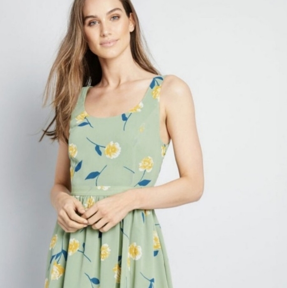 Modcloth Dresses & Skirts - NWT Modcloth Freeing Feeling Pastel Floral Dress.